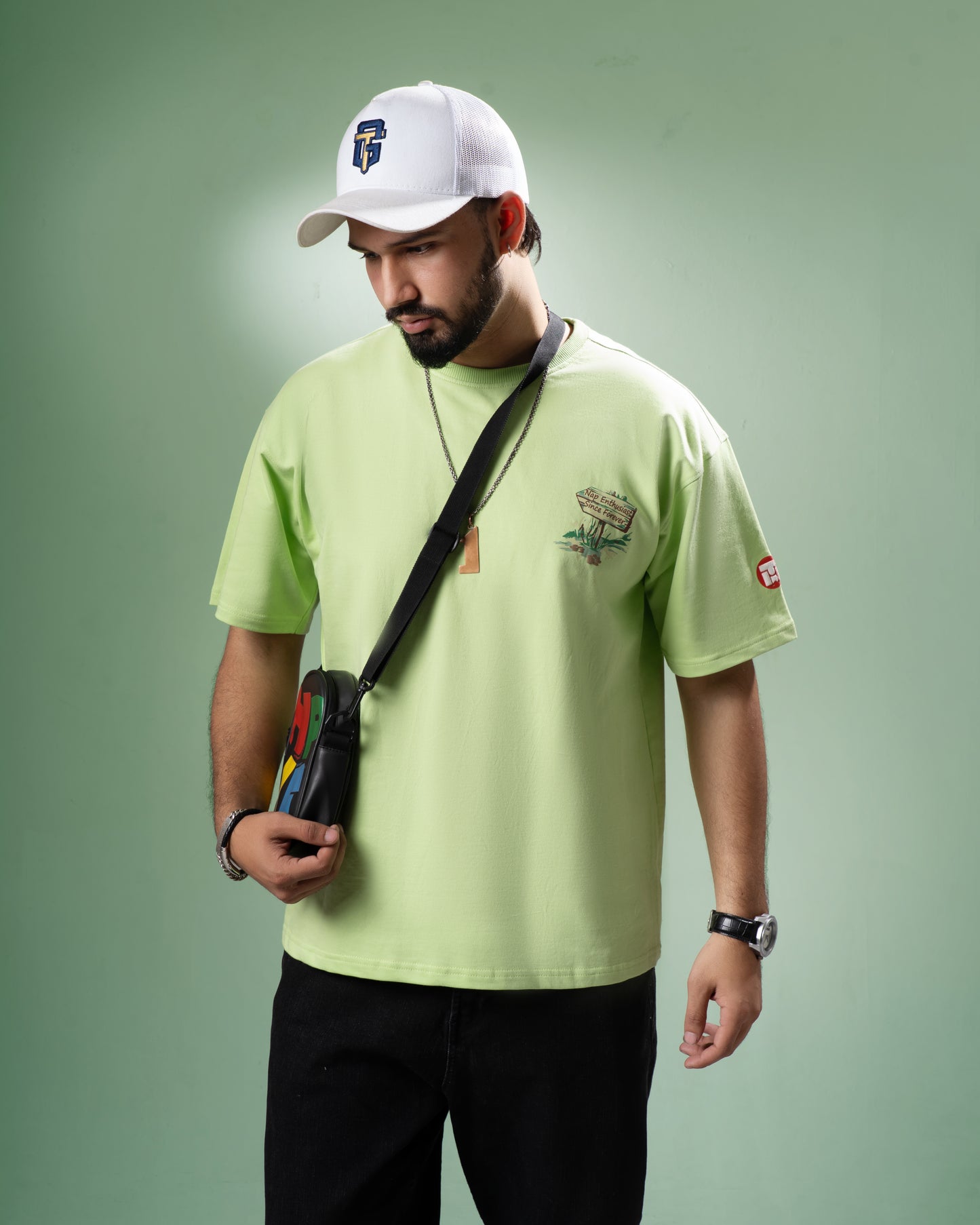 Pear Green Sleeping Panda DND Men’s Oversized T-Shirt